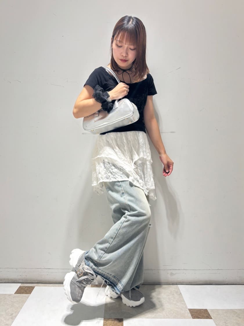 せらら⭐️さんの「ESPERANZA｜ツイード風フラワーベルト厚底スニーカー」を使ったコーディネート