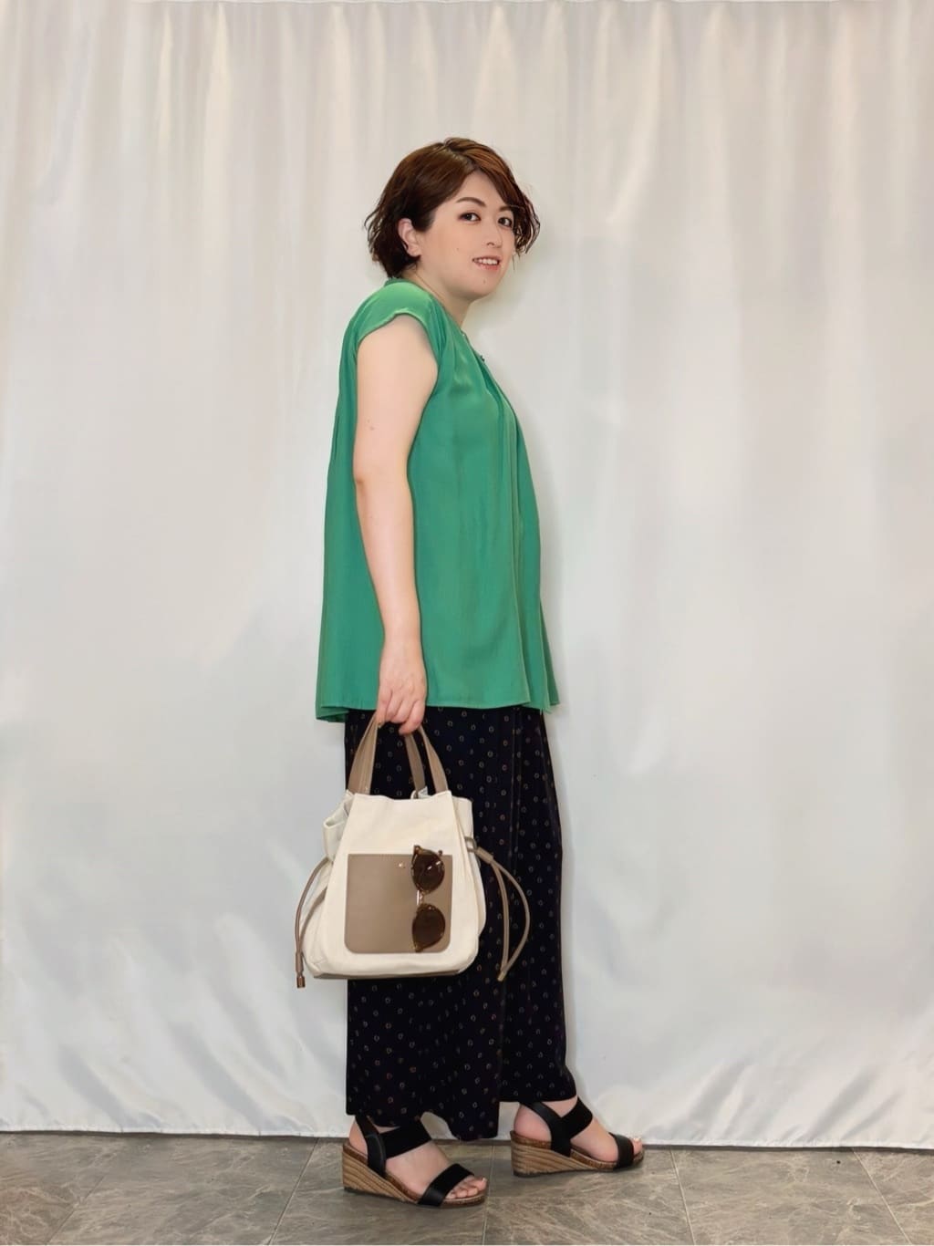 たみさんの「SHOO･LA･RUE｜【S-LL/洗濯後しわになりにくい】上品にきれい見え スラブギャザーブラウス」を使ったコーディネート