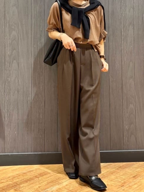 meiさんの「SHOO･LA･RUE｜【洗える/S-LL】上品なラメ使い クルーネック ニットカーディガン」を使ったコーディネート