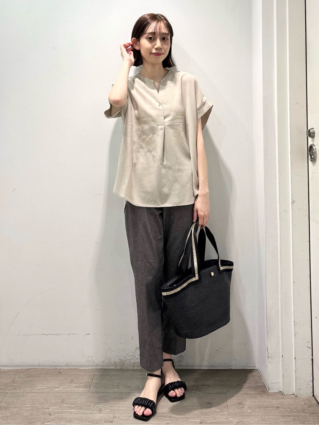 ぶまりんさんの「OPAQUE.CLIP｜《7色展開／SS-LLサイズ》ストレッチスキッパーブラウス／セットアップ対応【洗濯機洗い可／防シワ】」を使ったコーディネート