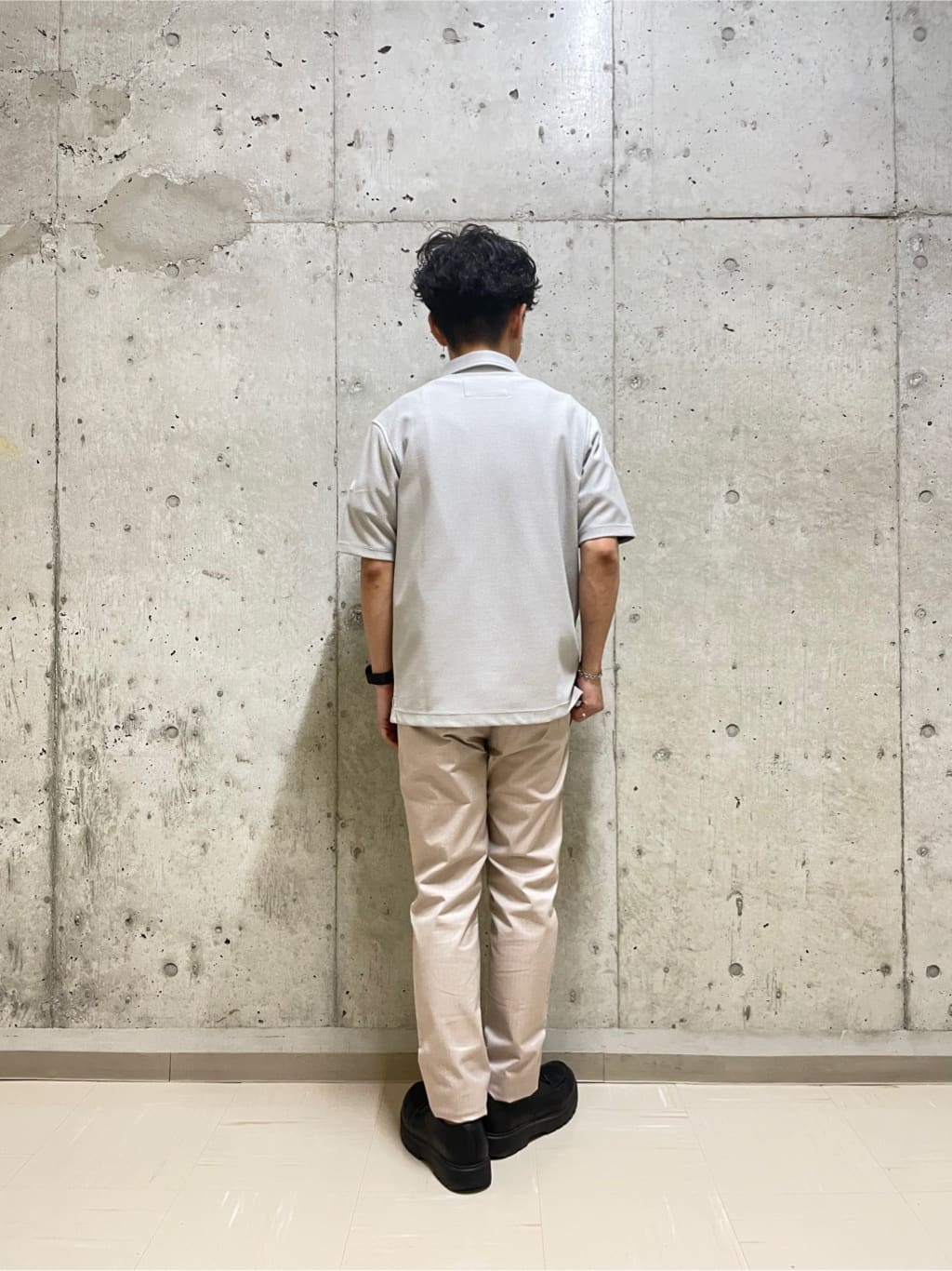 すずきさんの「TAKEO KIKUCHI｜【全7サイズ&times;8色展開！】トップマルチヘリンボン パンツ」を使ったコーディネート