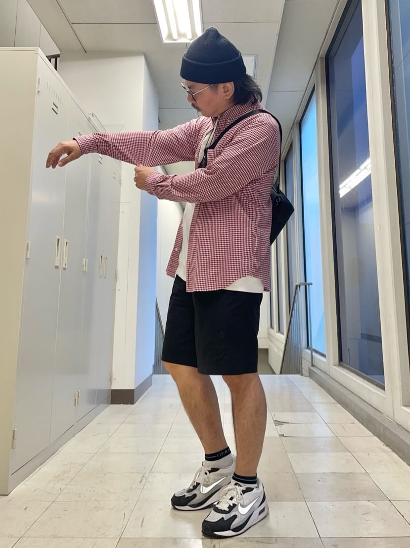 MAKOTO AIさんの「TAKEO KIKUCHI｜【抗菌防臭/シーズンレス】シアサッカーギンガムチェック ストレッチシャツ」を使ったコーディネート