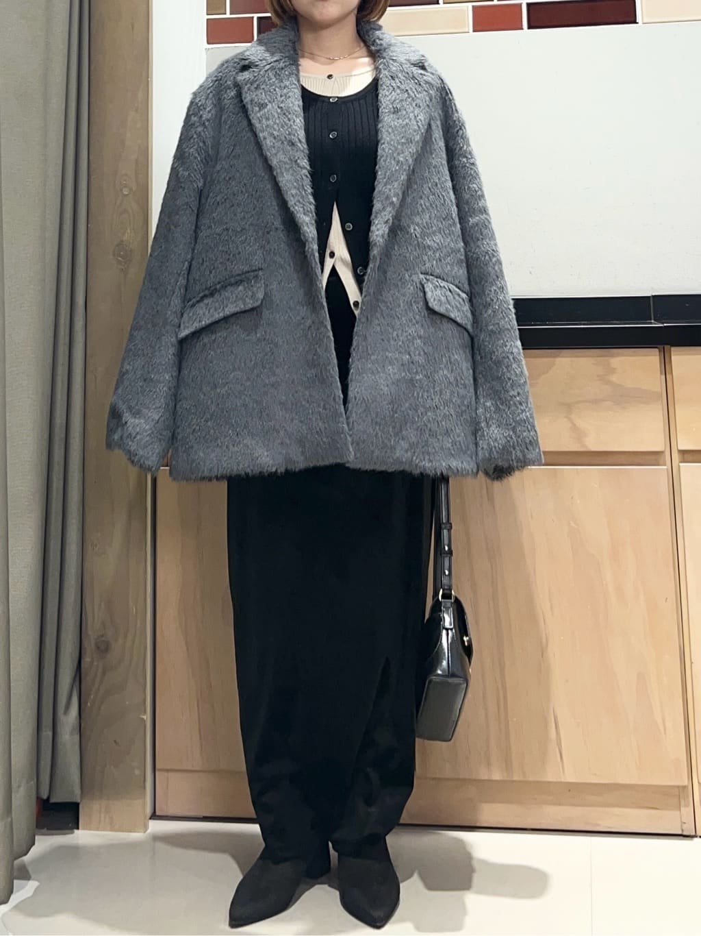 かのさんの「THE SHOP TK｜纏うだけで大人上品 シャギーチェスターハーフコート」を使ったコーディネート