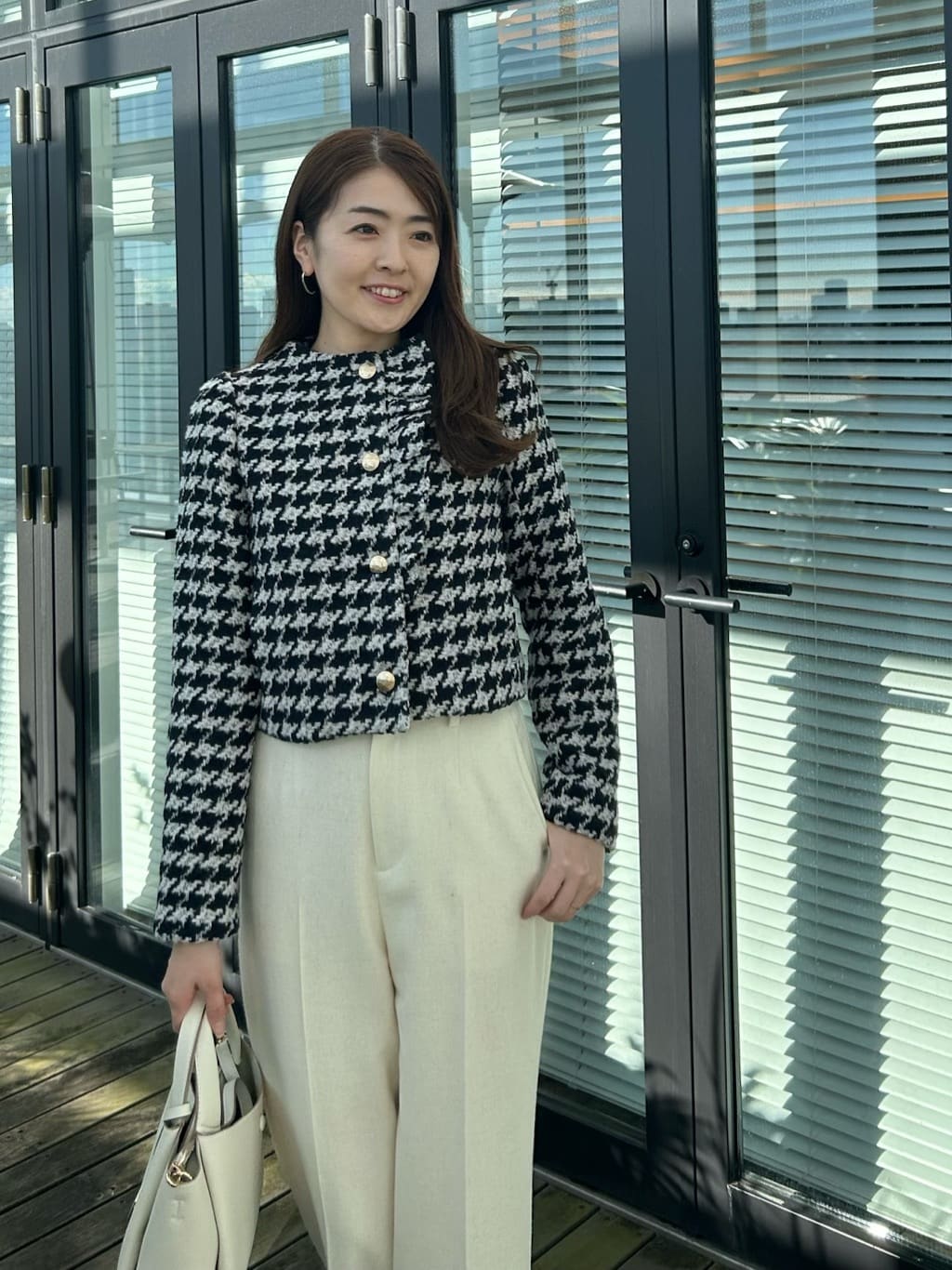 hayaseさんの「COUP DE CHANCE｜【日本製】ラメ入りツイードパンツ」を使ったコーディネート