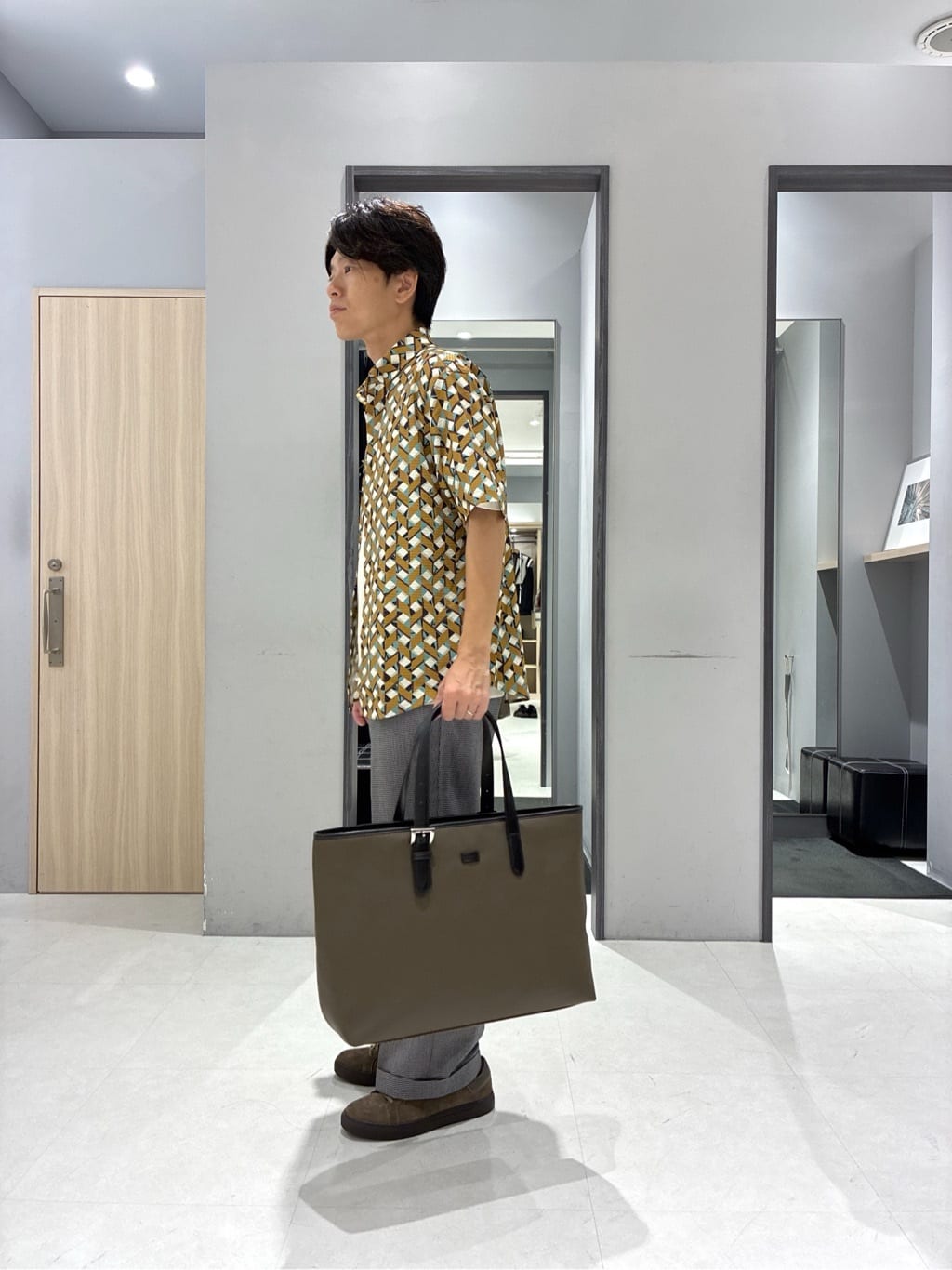 わいずみさんの「TAKEO KIKUCHI｜【COOL CITY WEAR】籠目アート柄 サッカーシャツ /通気性」を使ったコーディネート