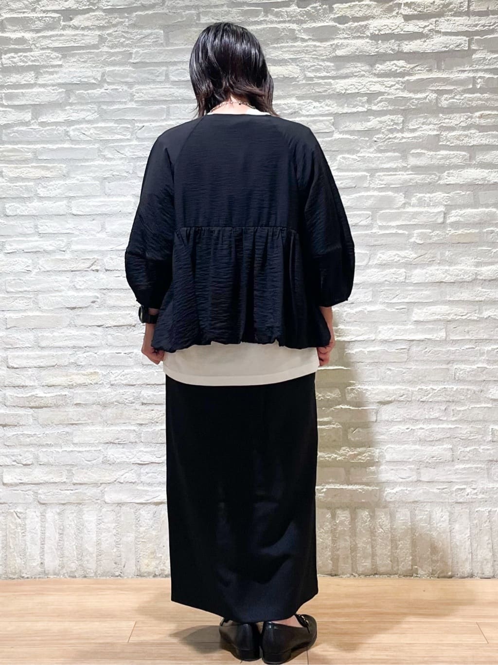 シゲリさんの「OPAQUE.CLIP｜シアーバルーンペプラムブルゾン【洗える】」を使ったコーディネート