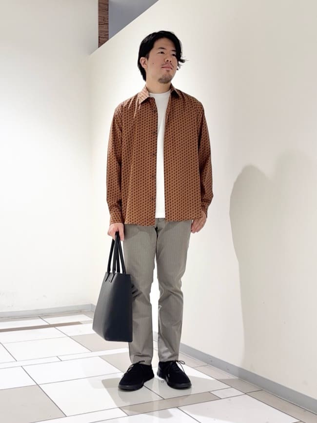 及川さんの「TAKEO KIKUCHI｜ボーラーハット柄 長袖シャツ」を使ったコーディネート