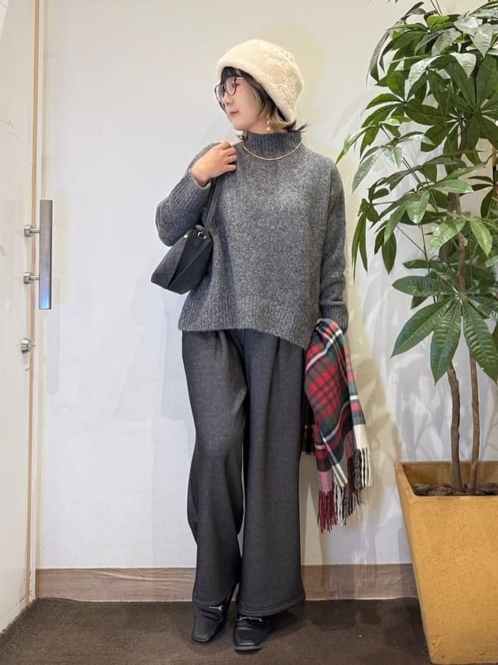 misakiさんの「SHOO･LA･RUE｜【高レビュー】デニム見え 裏起毛ワイドパンツ」を使ったコーディネート