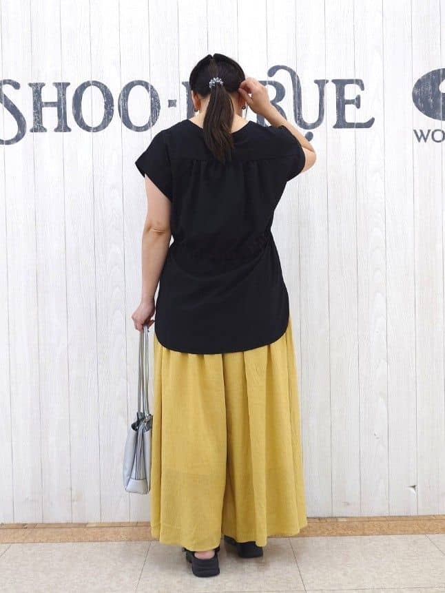 とろろさんの「SHOO･LA･RUE｜【S-LL】シルエットが変えられる ウエストリボンブラウス」を使ったコーディネート