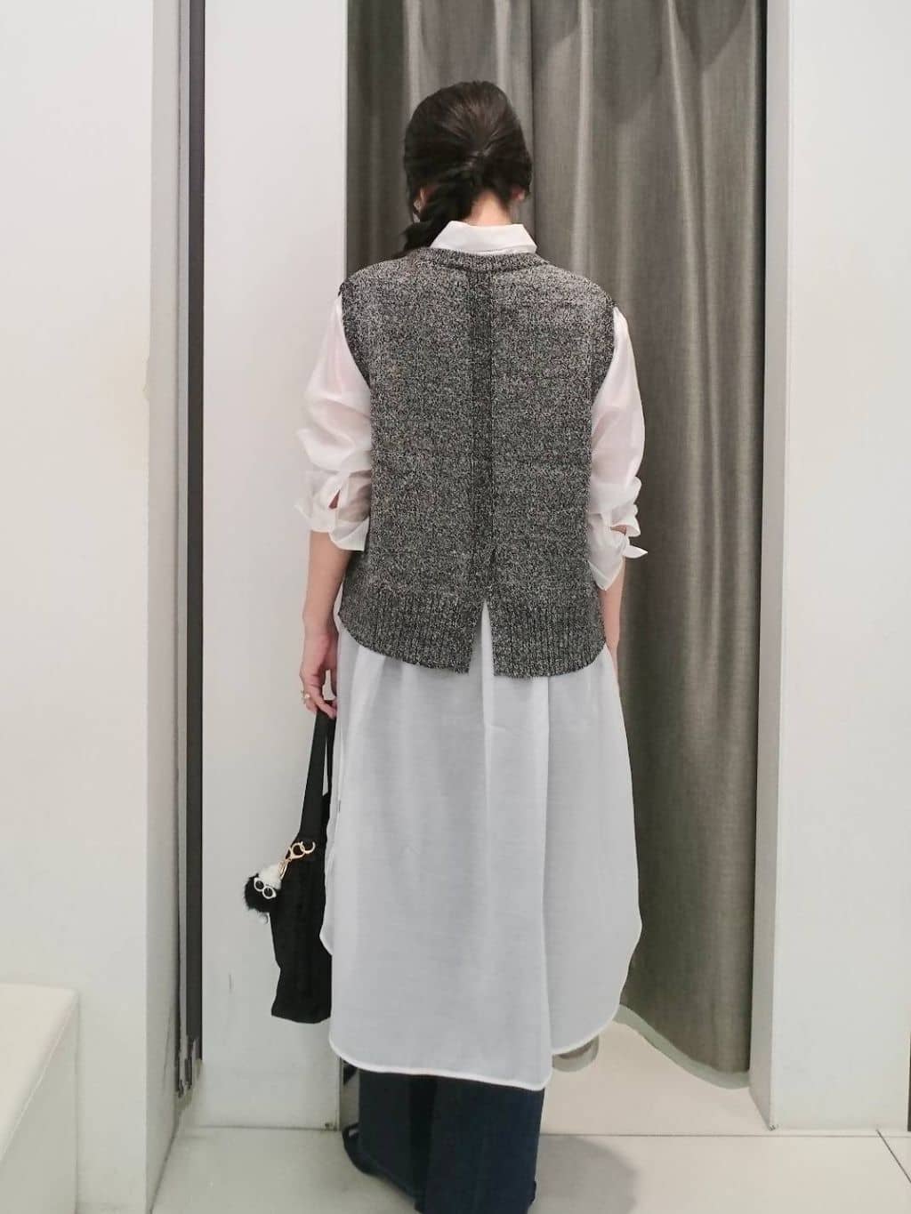 YABUさんの「UNTITLED｜【重ね着レイヤードに】杢調ニットベスト」を使ったコーディネート
