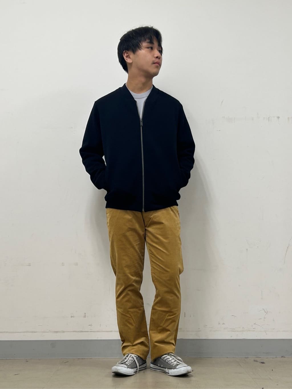 Hiroさんの「TAKEO KIKUCHI｜【Sサイズ～】アンチピリング テーラードネック ニット」を使ったコーディネート