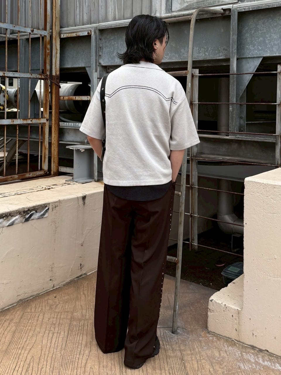 yumaさんの「tk.TAKEO KIKUCHI｜【FANCYシリーズ】スタッズクレセントショルダーバッグ」を使ったコーディネート