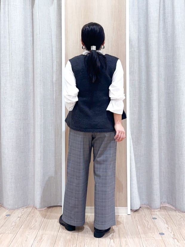 naoさんの「grove｜【2点SET/体型カバー】一枚で決まる、ペプラムベスト&times;ニットワンピース」を使ったコーディネート