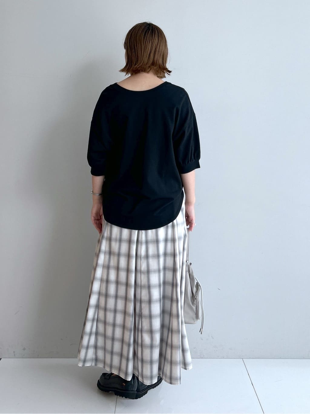 Hirokaさんの「Dessin｜【360度可愛い/前後2WAY/洗える】ライトコットンヘンリーカットソー」を使ったコーディネート