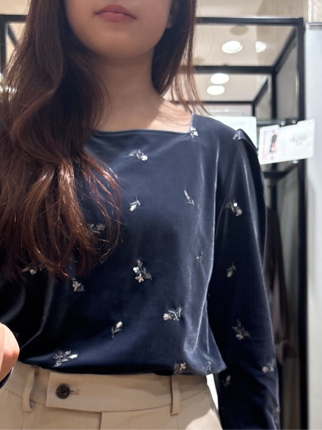 ふうかさんの「index｜バックシャン小花刺繍ベロアトップス【洗濯機OK】」を使ったコーディネート