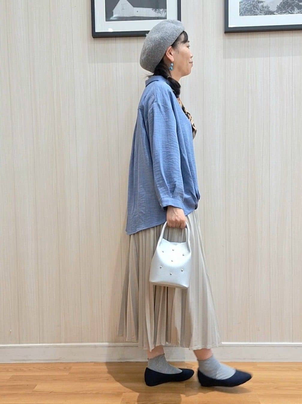 Saoさんの「SHOO･LA･RUE｜【S-LL】インせず着られる デニムライク前開きブラウス」を使ったコーディネート