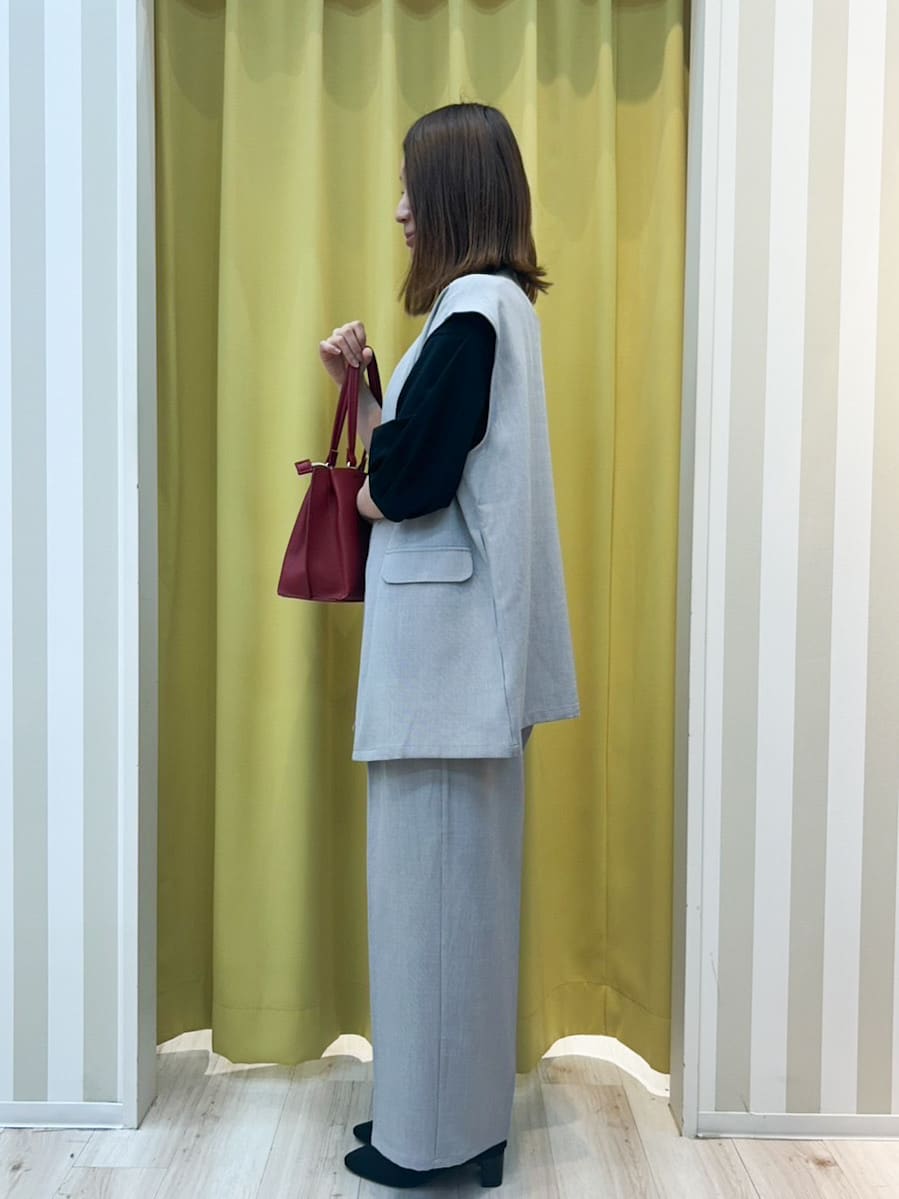 shioriさんの「SHOO･LA･RUE｜【S-LL/セットアップ可/洗濯後しわになりにくい】ダブルベスト」を使ったコーディネート