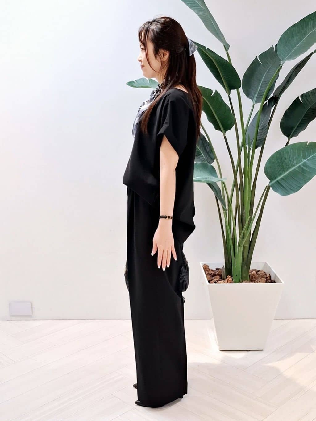 YuKaRiさんの「UNTITLED｜【セットアップ可/はっ水/通勤】リラククール 半袖ブラウス」を使ったコーディネート