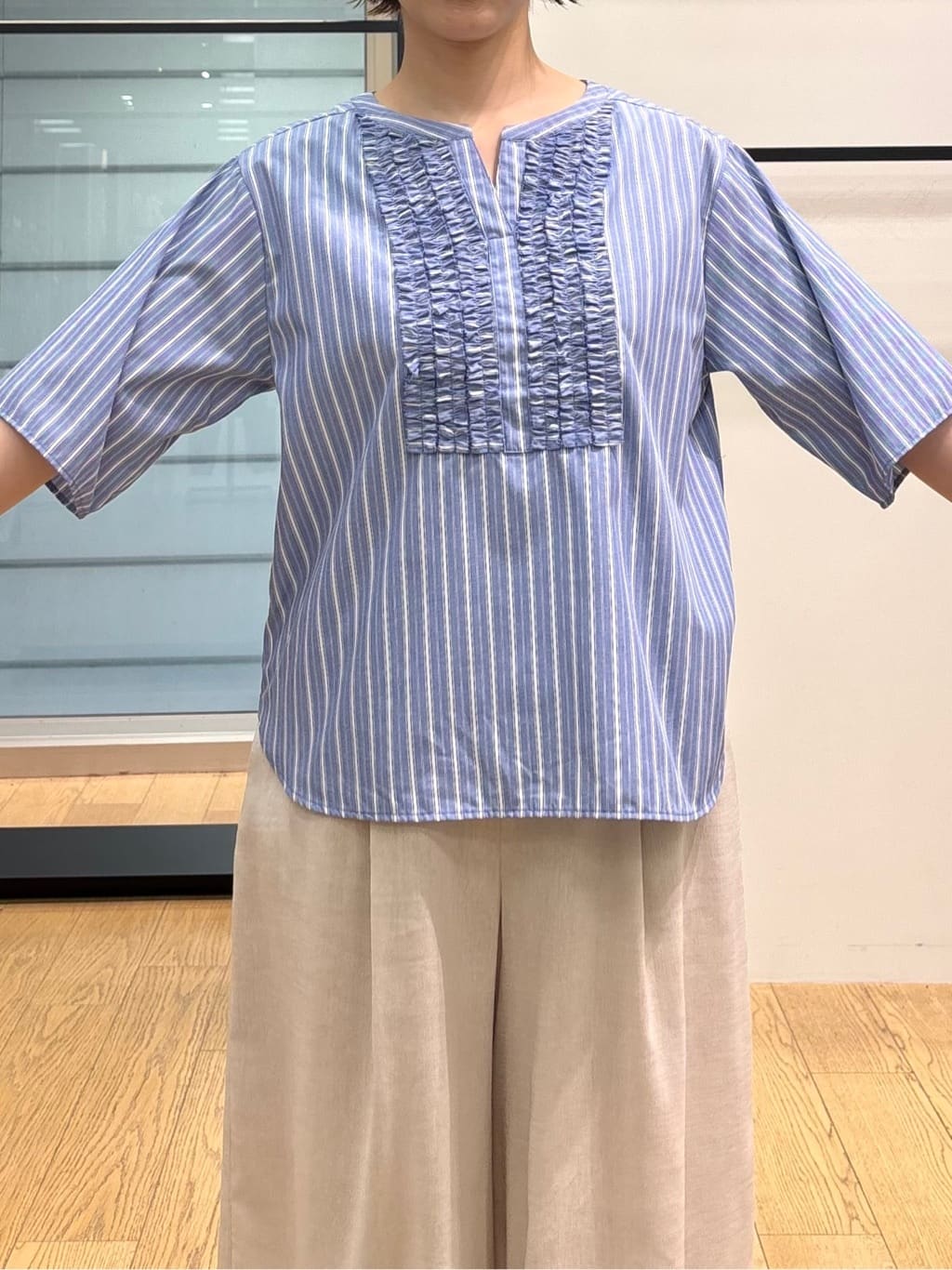 asamiさんの「INDIVI｜【洗える】胸元タックフリルブラウス」を使ったコーディネート