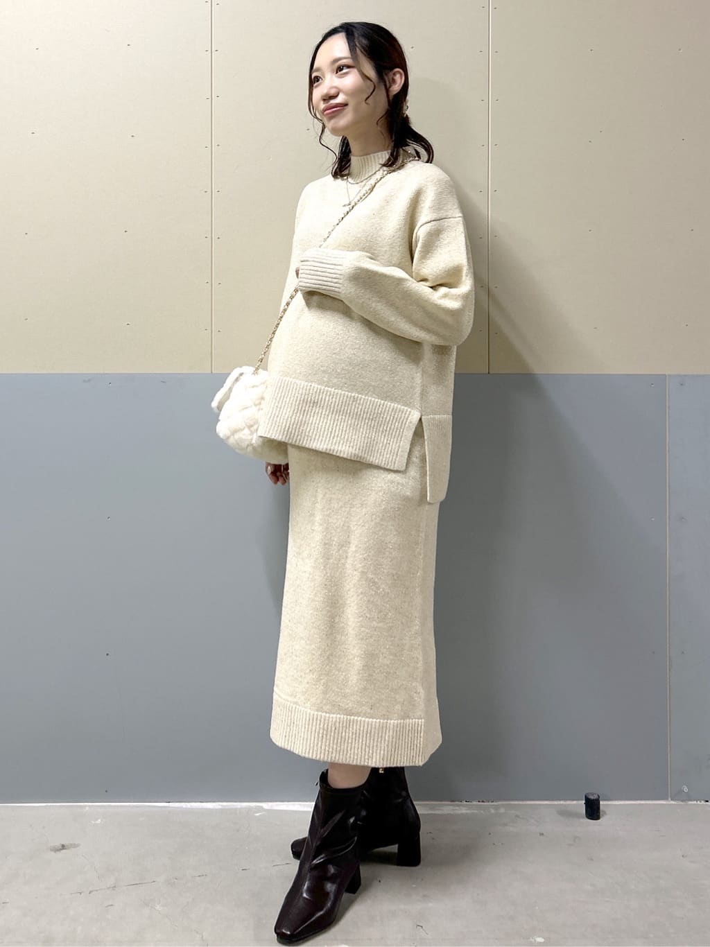 akkyさんの「OPAQUE.CLIP｜ラメスパンコールナロースカート／セットアップ対応可【洗濯機OK】」を使ったコーディネート