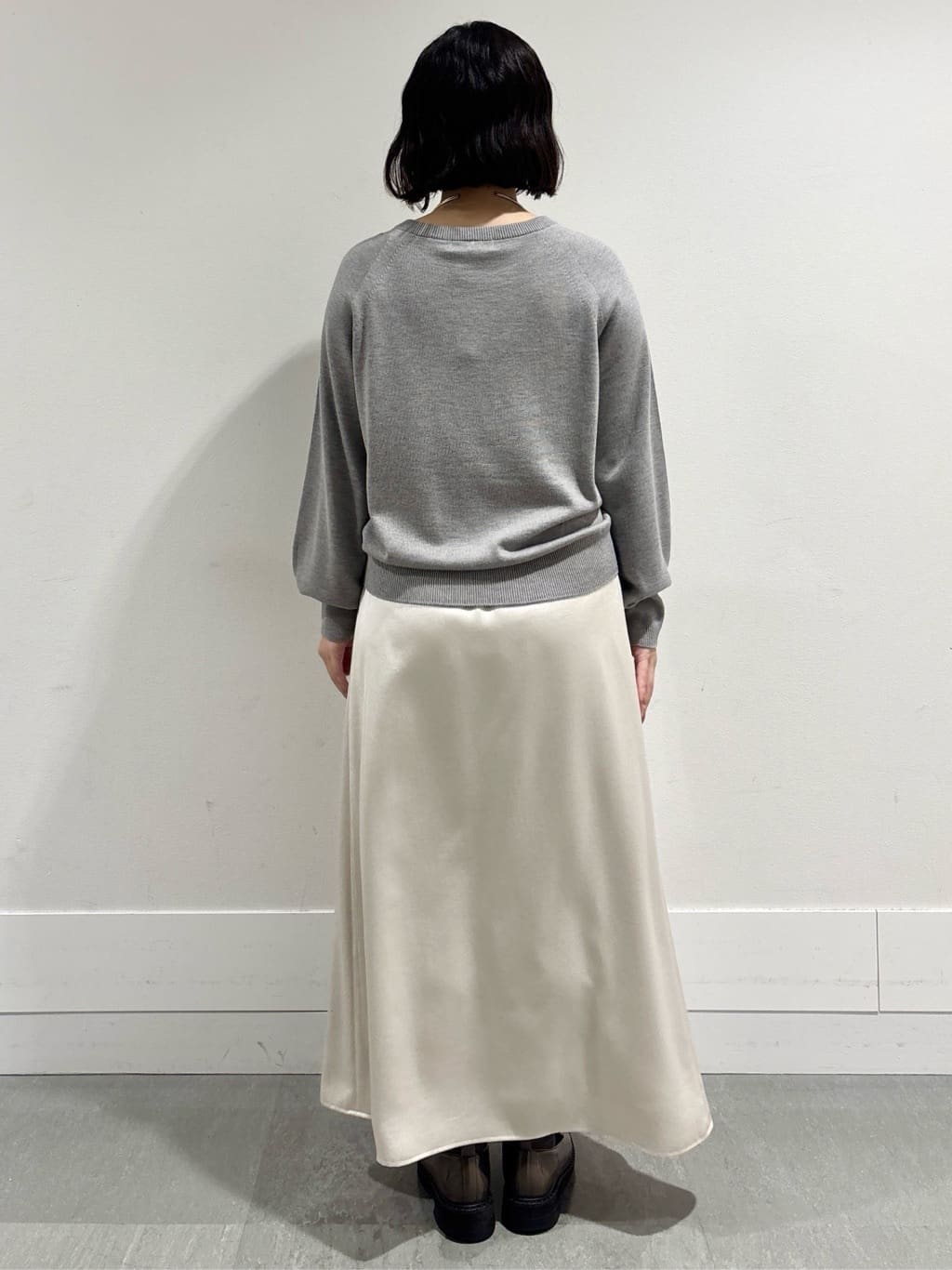 モエカさんの「UNTITLED｜【8色展開／コンパクト丈】レーヨン混 コクーンニット」を使ったコーディネート