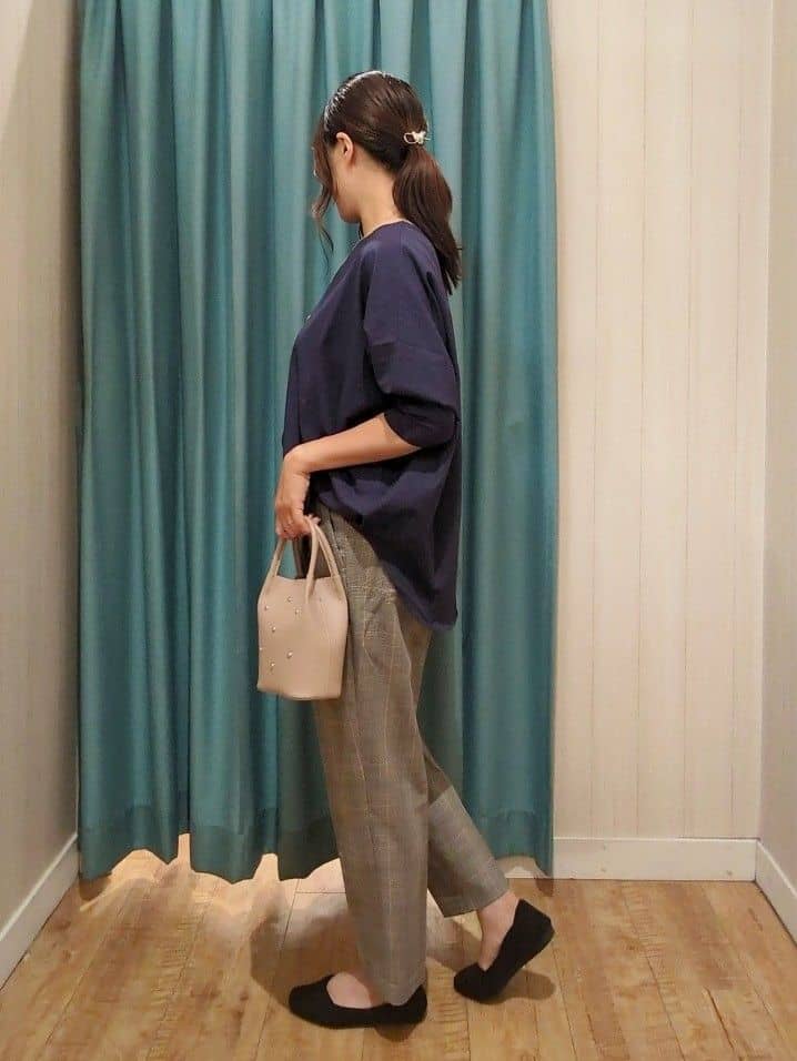 kawa.さんの「SHOO･LA･RUE｜【高レビュー/SS-LL/美脚シルエット】すっきりきれい見え テーパードパンツ」を使ったコーディネート