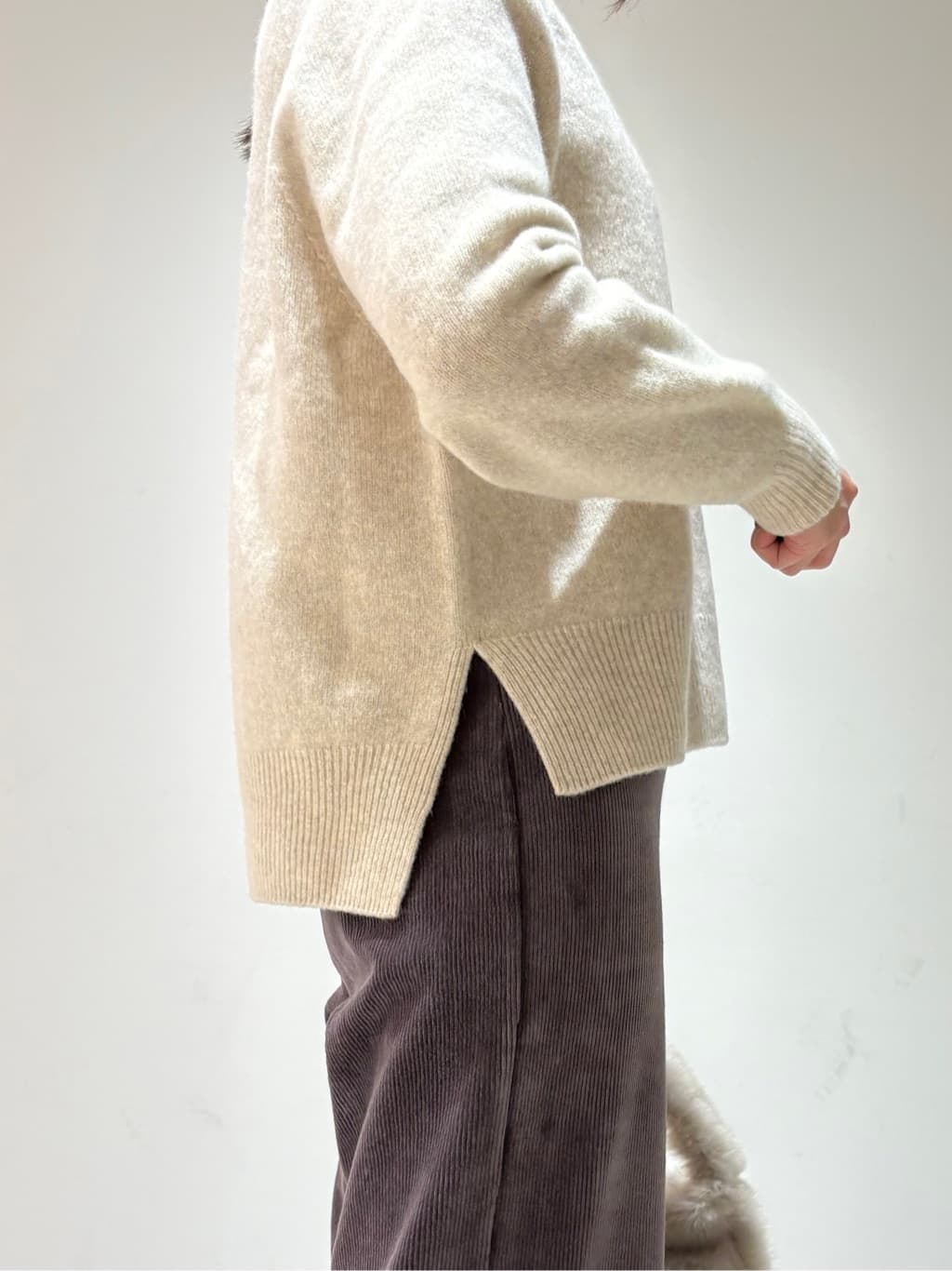 やなぎさんの「DRESSTERIOR｜コーデュロイイージーワイドパンツ」を使ったコーディネート