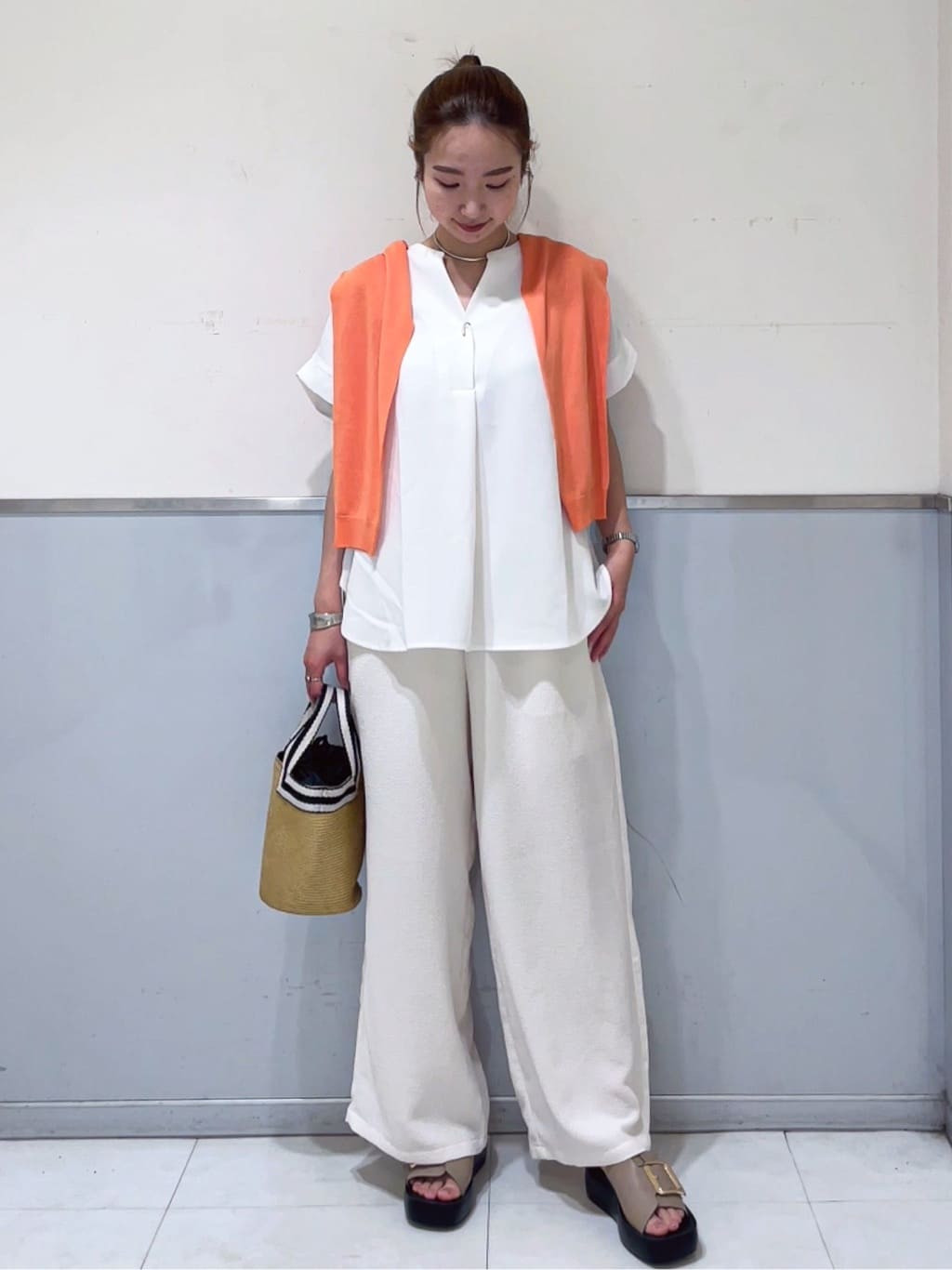 ミーさんの「index｜《7色展開／SS-LLサイズ》ストレッチスキッパーブラウス／セットアップ対応【洗濯機洗い可／防シワ】」を使ったコーディネート