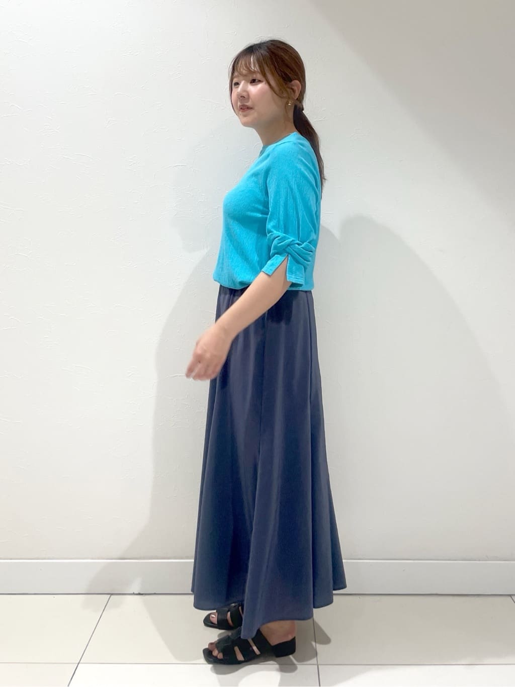 YUUKIさんの「INDIVI｜◆【洗える／肌触り◎】ミニマムデザイン ニットカーディガン」を使ったコーディネート