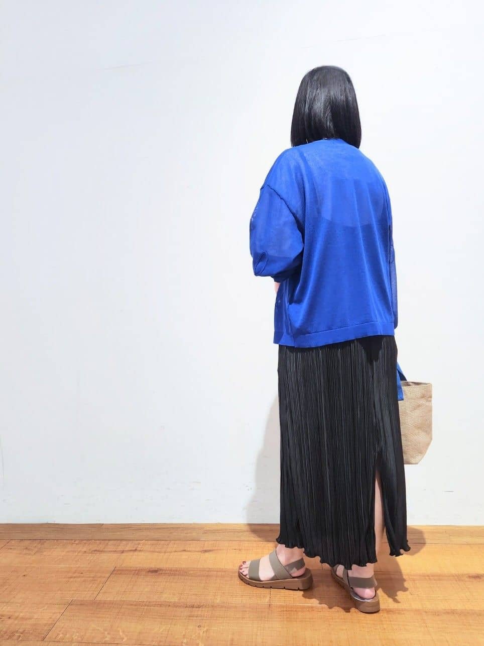 くまさんの「SHOO･LA･RUE｜ニュアンスデザインがこなれ見え 刺繍デザイン シアーカーディガン」を使ったコーディネート