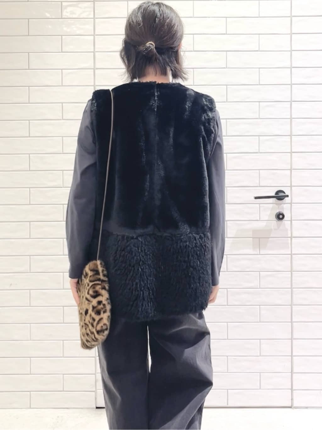 しおりさんの「OPAQUE.CLIP｜ロングロゴTシャツ【洗濯機OK】」を使ったコーディネート