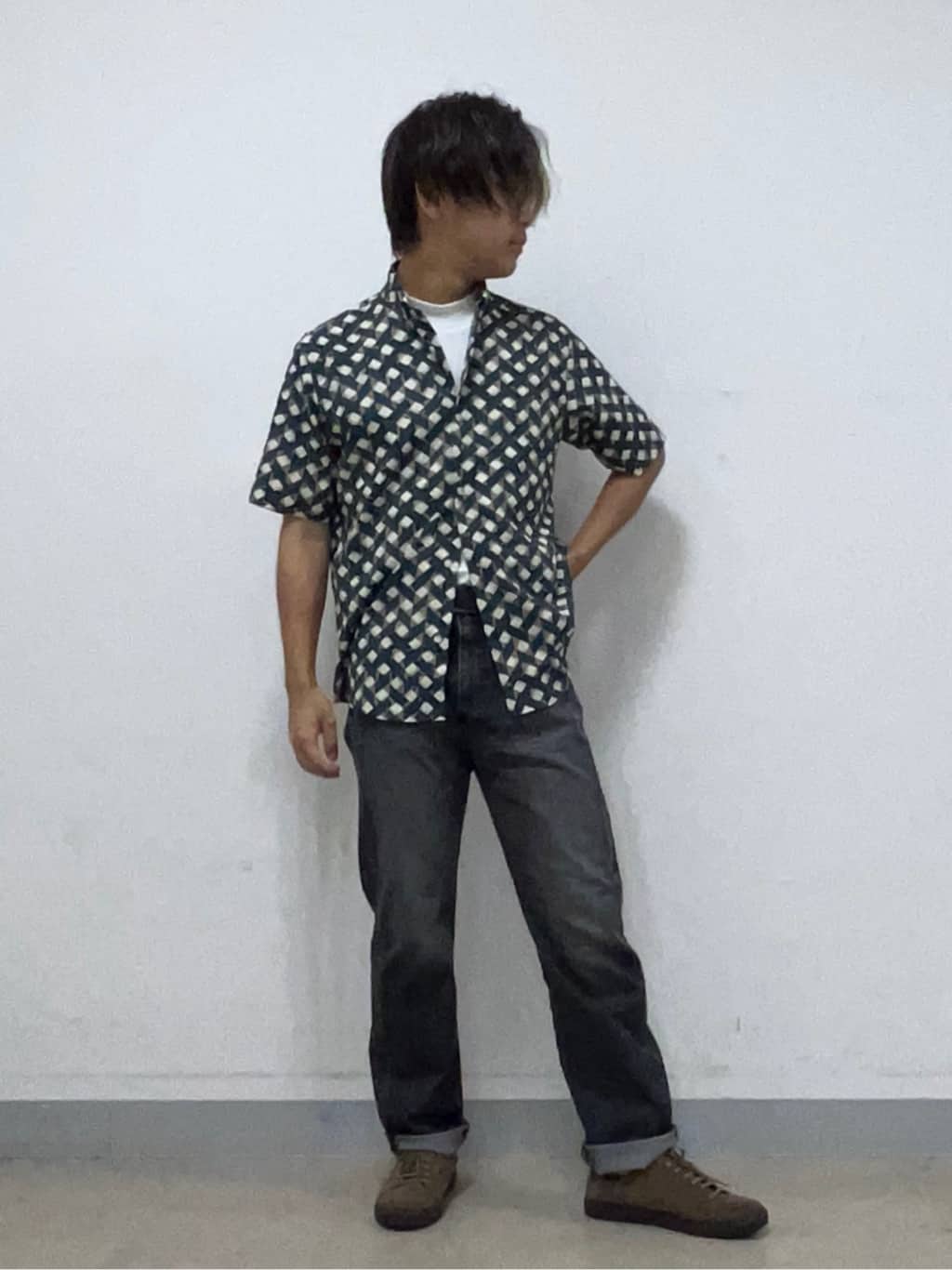 Hiroさんの「TAKEO KIKUCHI｜【COOL CITY WEAR】籠目アート柄 サッカーシャツ /通気性」を使ったコーディネート
