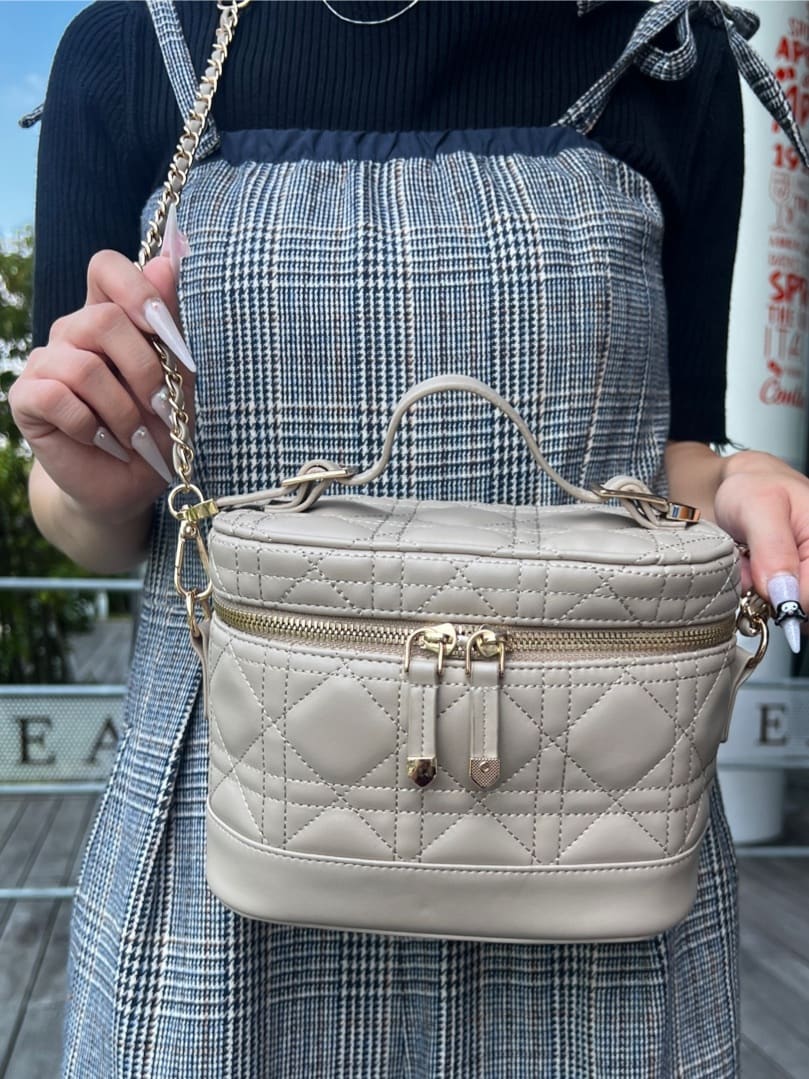 りほさんの「ESPERANZA｜キルティングバニティ3WAYショルダー」を使ったコーディネート