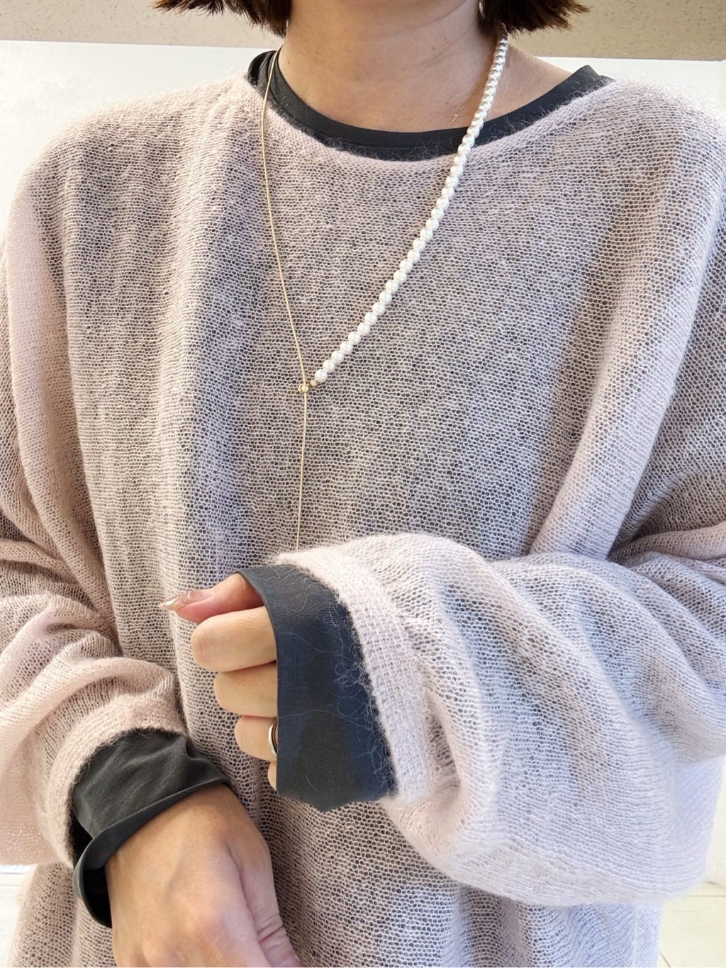 yoshiyaさんの「INDIVI｜人気NO.1【褒められパンツ／高ストレッチ／ウエストゴム】タックテーパードパンツ」を使ったコーディネート