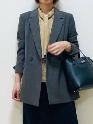 Riiさんの「Reflect｜【キレイめスタイル／通勤におすすめ◎】ボウタイシャンブレーカラーブラウス」を使ったコーディネート