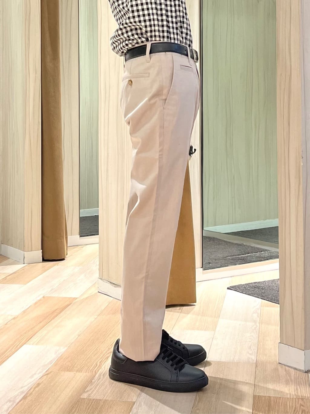 URAさんの「TAKEO KIKUCHI｜アンチピリング ジップアップ ニット」を使ったコーディネート