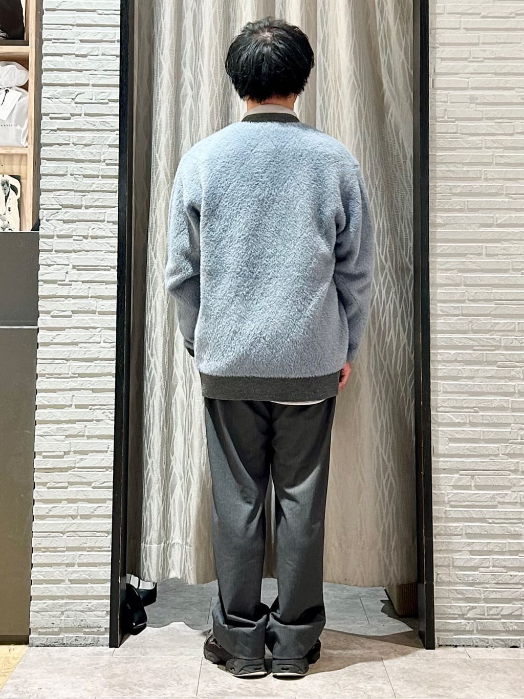 KENJI Iさんの「THE SHOP TK｜配色シャギーニットカーディガン ユニセックスでおすすめ！」を使ったコーディネート