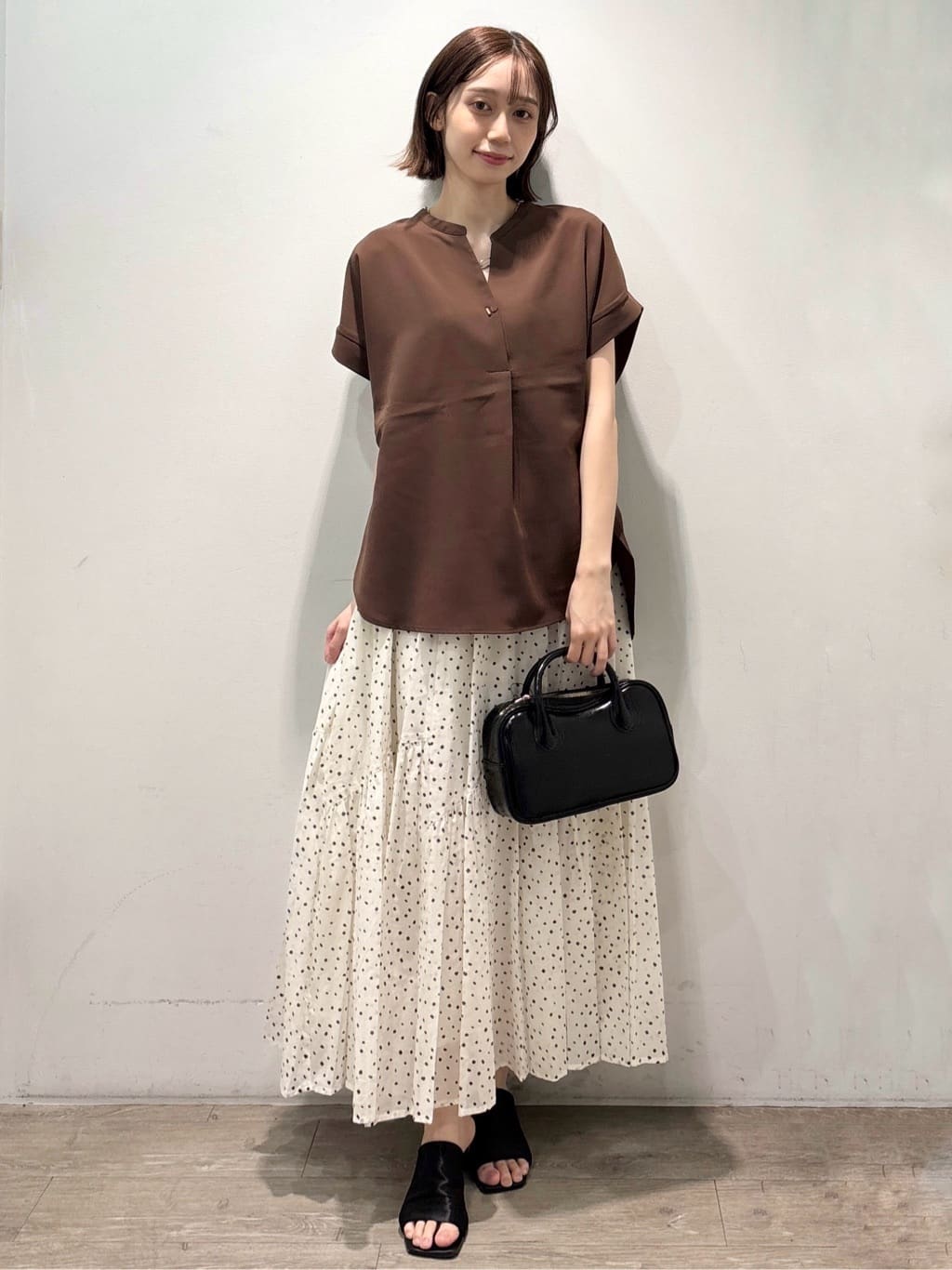 ぶまりんさんの「OPAQUE.CLIP｜《7色展開／SS-LLサイズ》ストレッチスキッパーブラウス／セットアップ対応【洗濯機洗い可／防シワ】」を使ったコーディネート