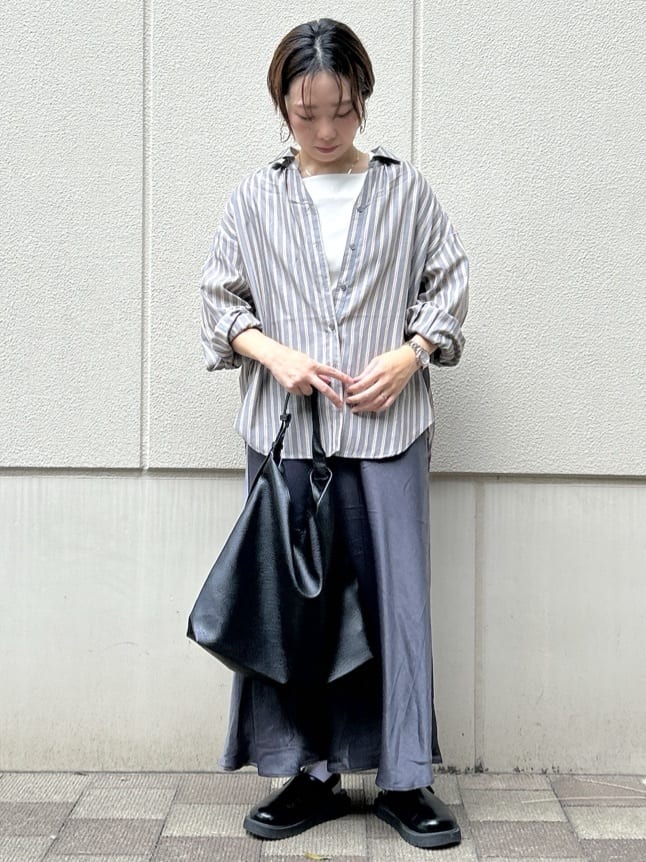 ga_riさんの「THE SHOP TK｜【後ろ姿もサマになる】ストライプ バックシャーリングシャツ/体型カバー/洗える」を使ったコーディネート