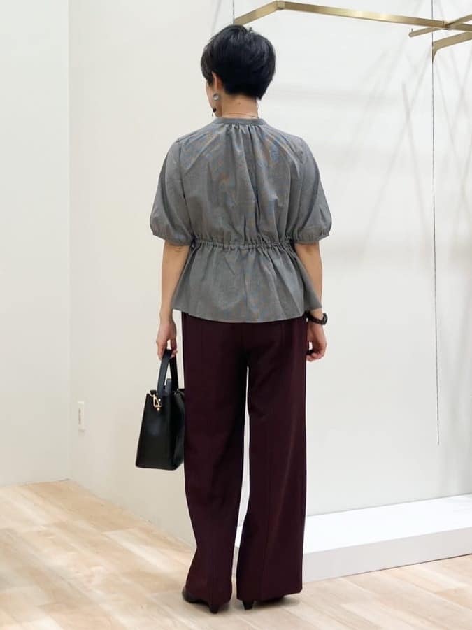 Keiさんの「grove｜【二の腕/体型カバー】メリハリシルエットが叶うシャーリングブラウス」を使ったコーディネート