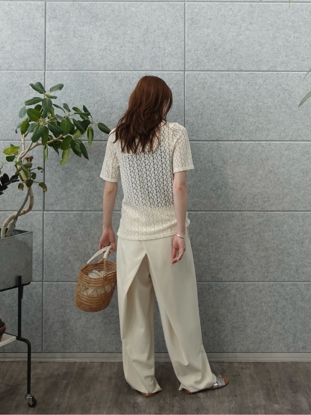 mitsukiさんの「INDIVI｜バッククロスモードパンツ」を使ったコーディネート