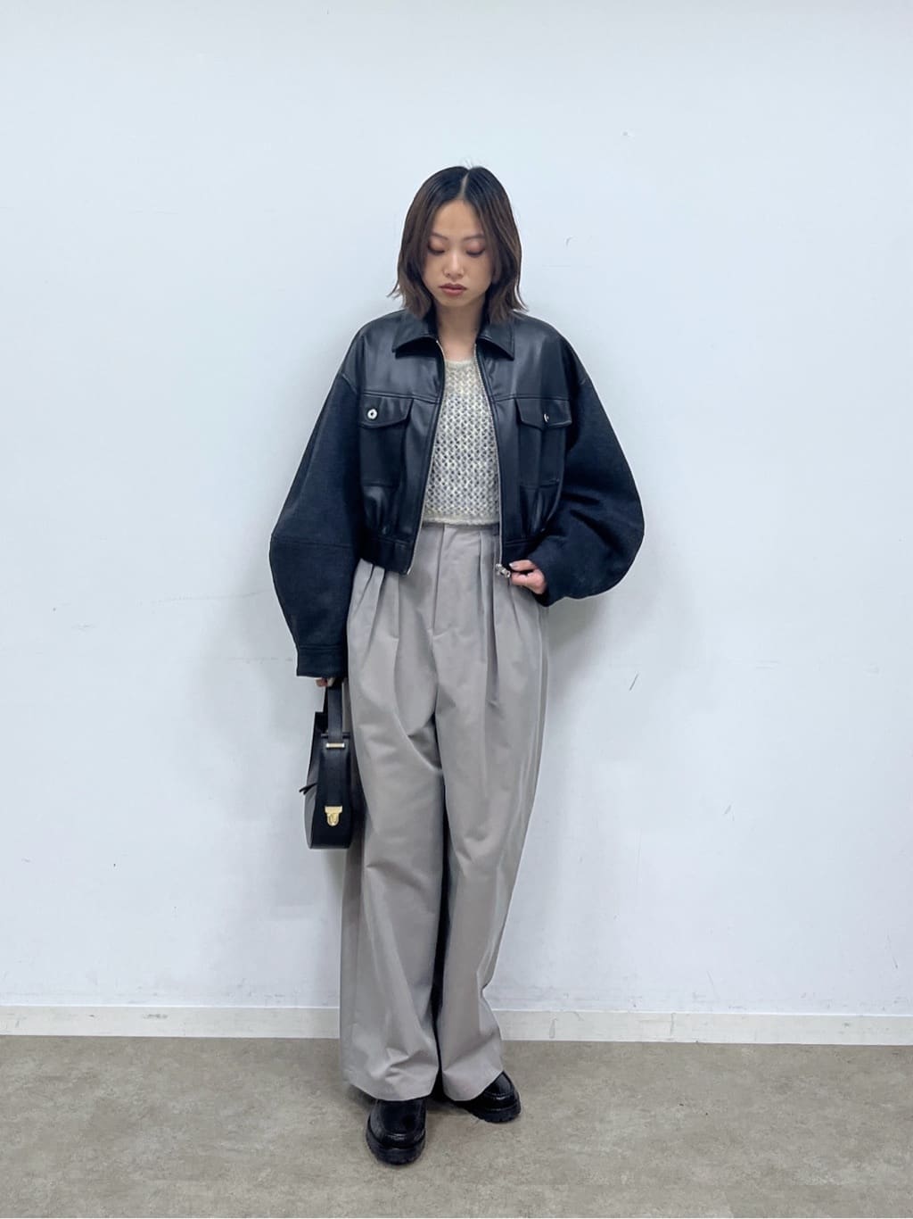 Harukaさんの「INDIVI｜チノシャンプレータックパンツ」を使ったコーディネート