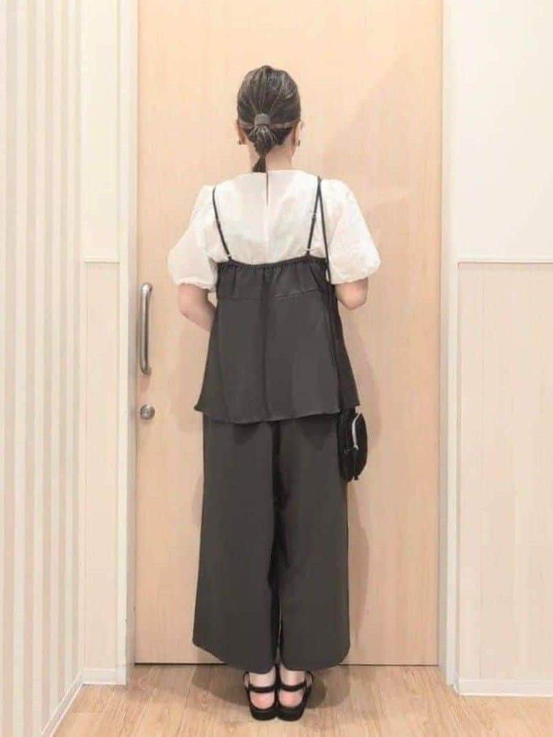 あさんの「SHOO･LA･RUE｜【S-LL/セットアップ可/ひんやり】女性らしさ溢れる ティアードキャミソール」を使ったコーディネート