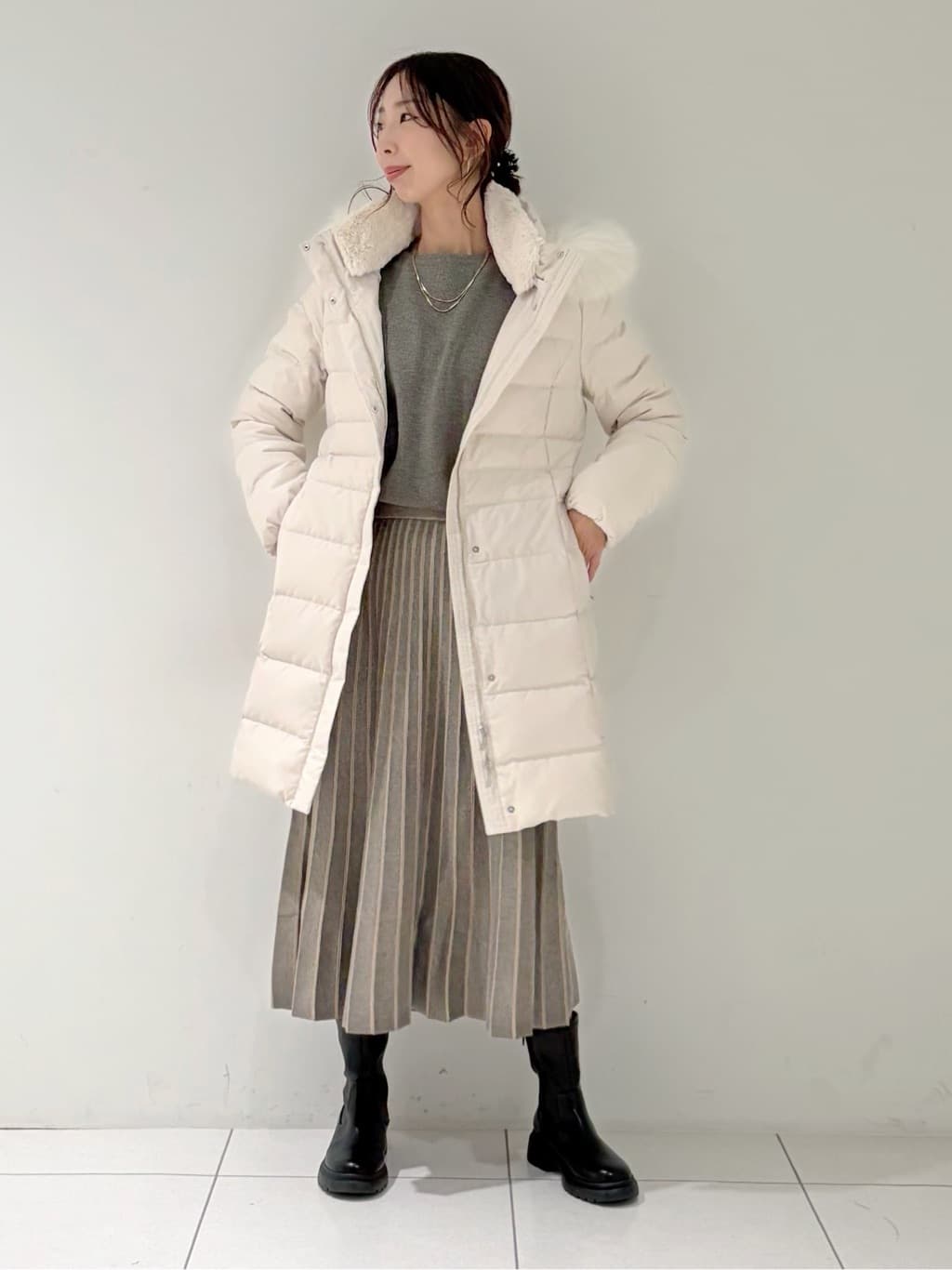 shioriさんの「INDIVI｜【洗える／SETUP可能】ジャカードボートネックニット」を使ったコーディネート