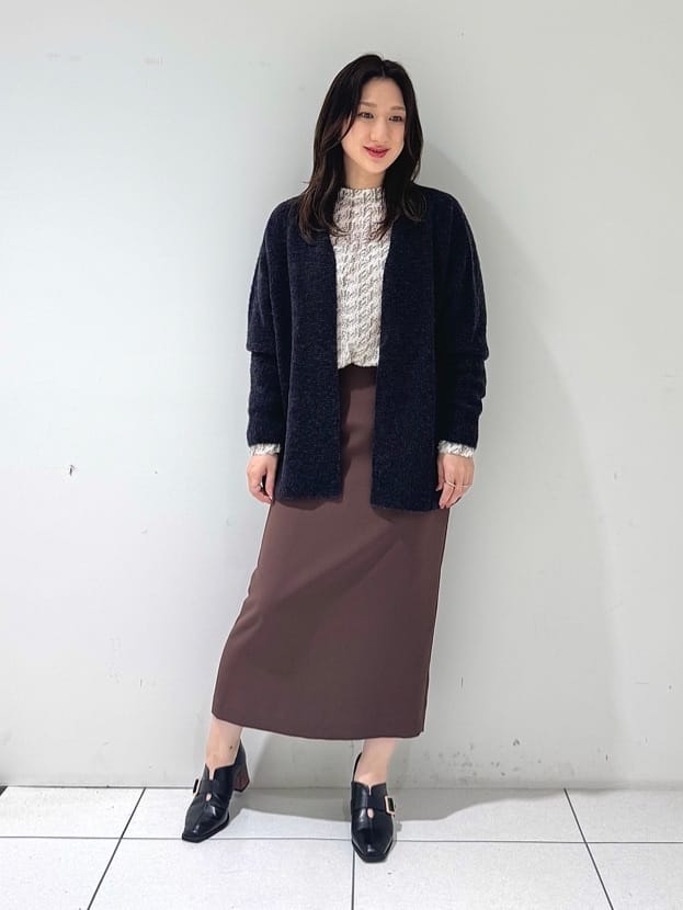 そんさんの「INDIVI｜【エアリー素材】ブークレ着流しニットカーディガン」を使ったコーディネート