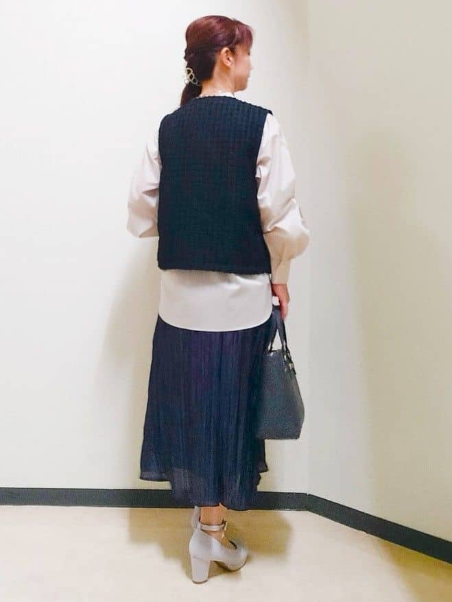 花さんの「Reflect｜【軽い羽織に◎】フロントファスナー開きベスト」を使ったコーディネート