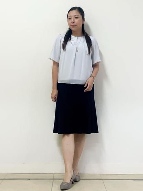 chisaさんの「Reflect｜【一枚着で着映え◎／ジャケットのインナーにも】フロント開きブラウス」を使ったコーディネート