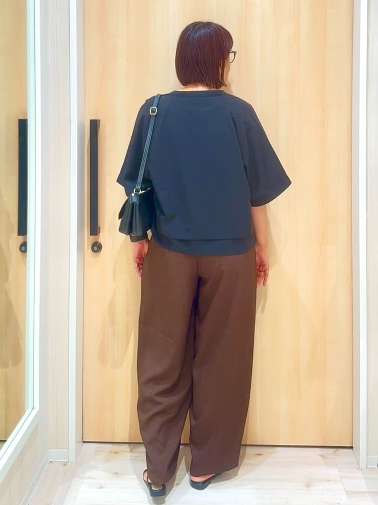 minさんの「SHOO･LA･RUE｜【洗濯後しわになりにくい/UV/吸水速乾】大人きれいな バンドカラーシャツ」を使ったコーディネート