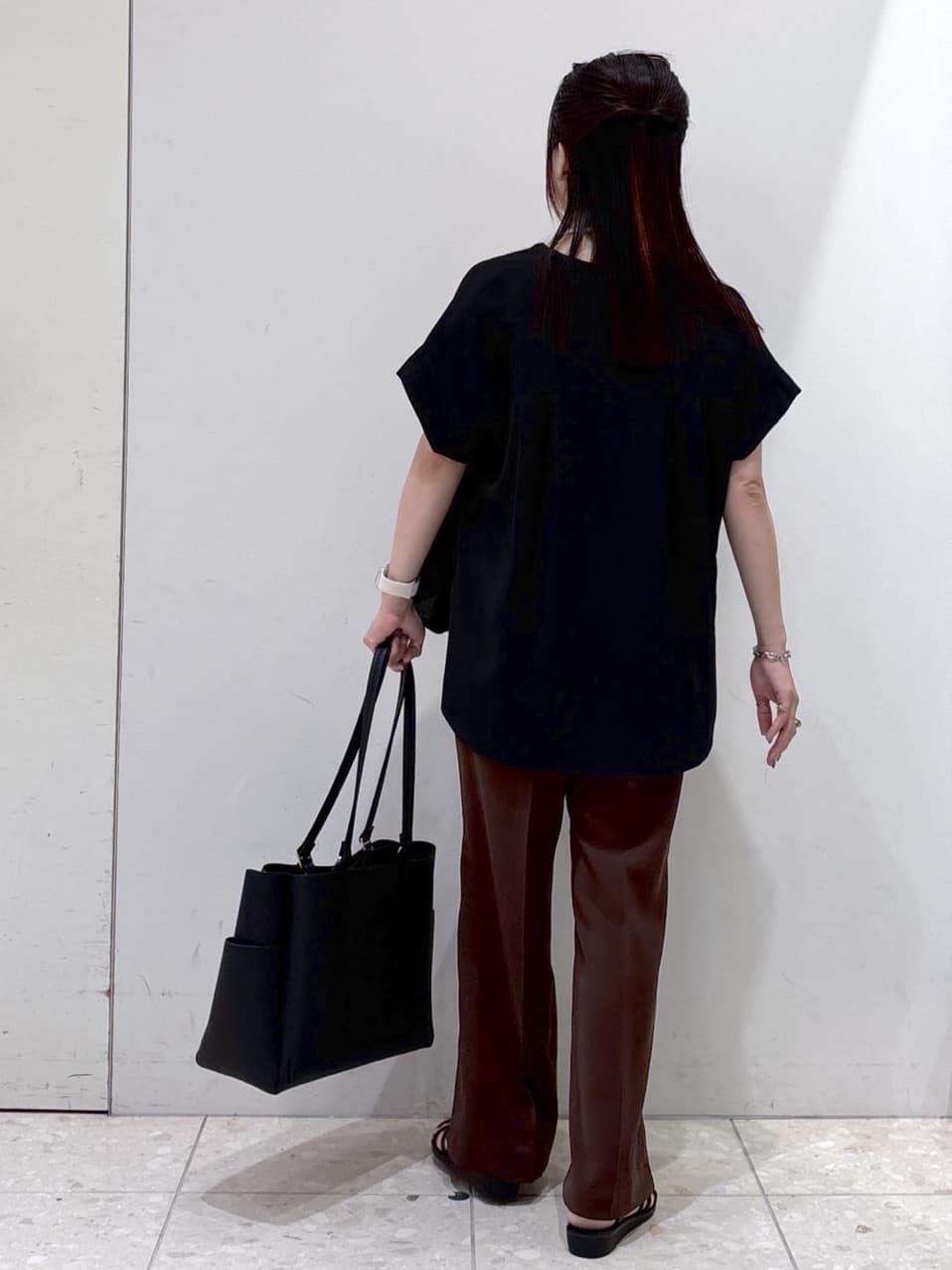 mameさんの「OPAQUE.CLIP｜《7色展開／SS-LLサイズ》ストレッチスキッパーブラウス／セットアップ対応【洗濯機洗い可／防シワ】」を使ったコーディネート