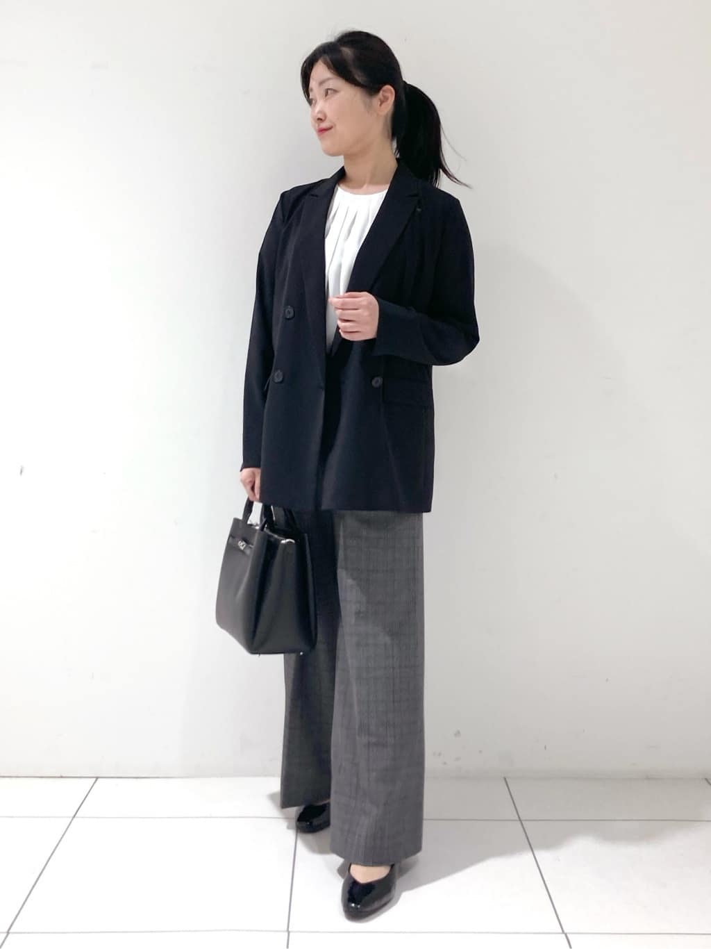 momokoさんの「INDIVI｜【軽く羽織れる！】ダブルジャケット」を使ったコーディネート